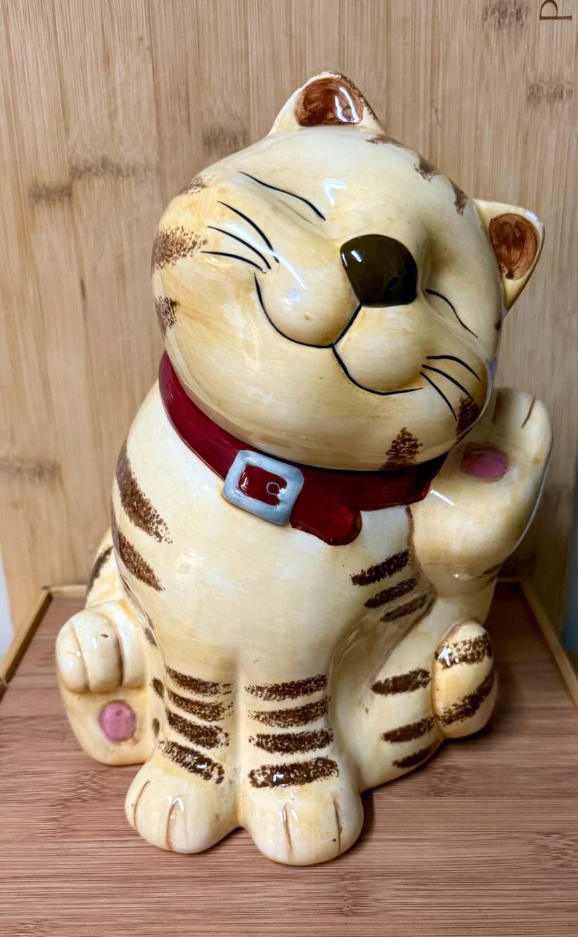 GKAO Smiling Scratching Tabby Cat Ceramic Cookie Jar